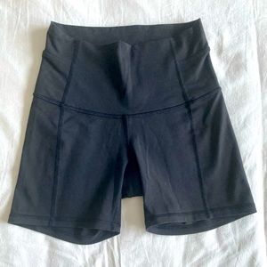 Lululemon high-rise short 4” - size 4